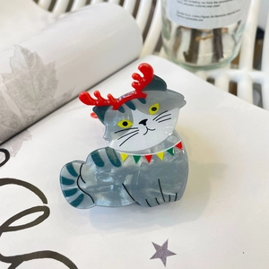 Christmas cat hair claw clip with reindeer antlers and festive scarf in acrylic