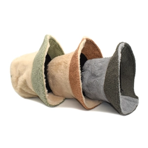 Bob d'hiver en laine d'agneau synthétique avec design patchwork élégant pour chaleur
