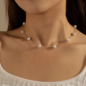 Elegant S925 sterling silver pearl necklace for women featuring a minimalist design