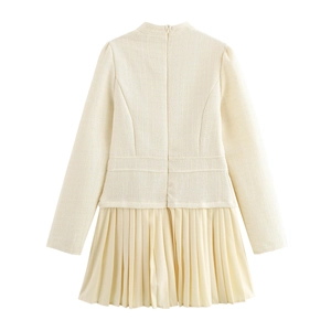 Elegante beige tweed jurk met lange mouwen, geplooide rok en details van de rits aan de achterkant