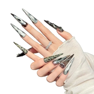 Silber-schwarze Punk-Stiletto-Kunstnägel mit Teufelsauge und Schlangenmuster-Design