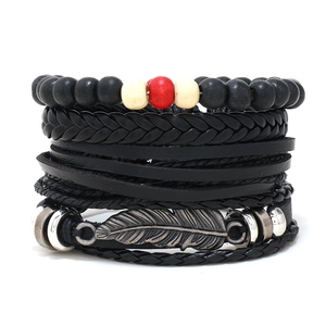 Ensemble de Bracelets en Cuir de Vache et PU Tressé Multi-rangs Fait à la Main pour Hommes Pendentif Plume en Alliage Perles en Bois Bijoux Punk