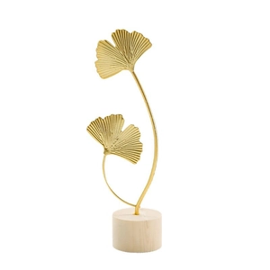 Scultura moderna di foglie di ginkgo in metallo dorato su base in legno per casa e ufficio