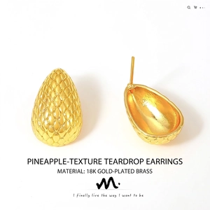 Retro Exaggerated Water Drop Stud Earrings Copper 18K Gold Plated Grid Texture Geometric Fashion For Women