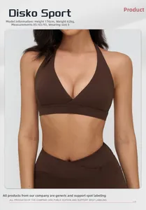 Dettaglio del reggiseno yoga caffè e leggings con vita a V in tessuto opaco elastico