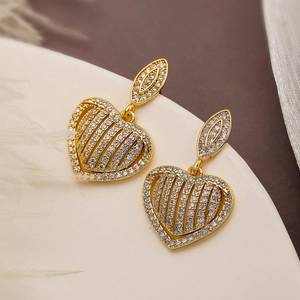 Fashion INS Style Copper Real Gold Plated Heart Drop Earrings For Women Elegant Zirconia Inlaid Commuter Jewelry Dangle Earrings