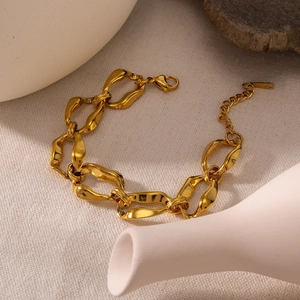 Golden 18k gold-plated irregular link chain bracelet with hammered texture and toggle clasp