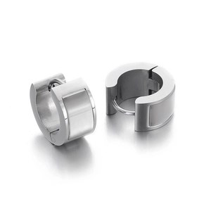 Boucles d'oreilles créoles polies en acier inoxydable argenté au style minimaliste