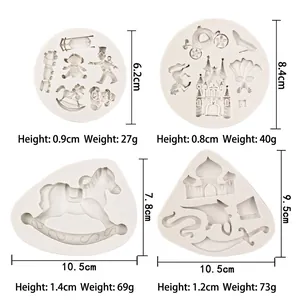 Set di stampi in silicone per fondant con motivi castello, cavallo e lampada magica