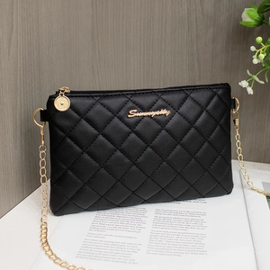 Sac à bandoulière classique en cuir PU noir matelassé avec chaîne dorée et logo chic