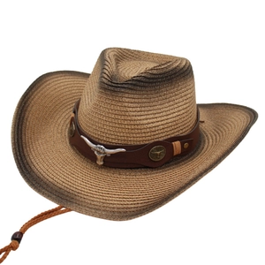 Chapeau de cowboy en paille kaki avec ruban en cuir tête de taureau et cordon