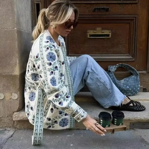Veste Rembourrée Pour Femmes Avec Imprimé Floral Et Ceinture Manches Longues Et Col Rond En Polyester Pour Un Style Rétro