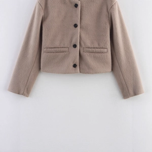 Women's chic camel fleece jacket with round neck and buttons in a minimalist design