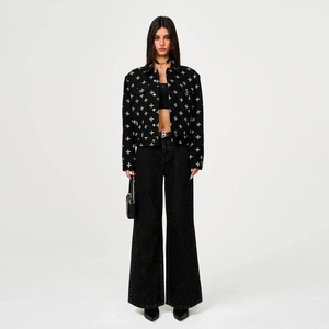 Ensemble veste en denim et pantalon large noir pour femme avec imprimés croix blanches