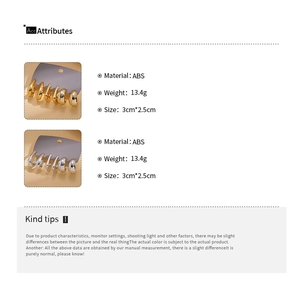 Macro detail of geometric ABS claw earrings set with 13.4g weight and 3cm size specs