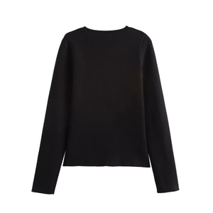Minimalistisches schwarzes Langarm-Strickoberteil für Damen mit Rückenansicht