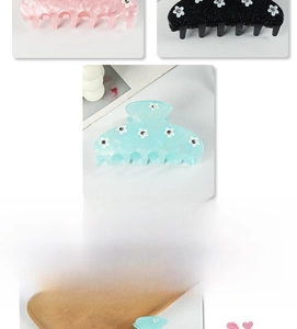 Détails des pinces à cheveux marguerite en rose perlé, noir pailleté et bleu clair