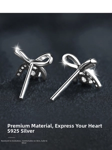 Macro di orecchini a fiocco in argento sterling S925 con dettagli in zirconi