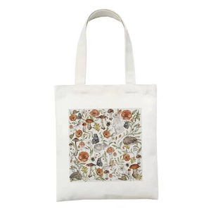 Weiße Segeltuchtasche mit herbstlichem Waldtier- und Pilz-Aquarellaufdruck