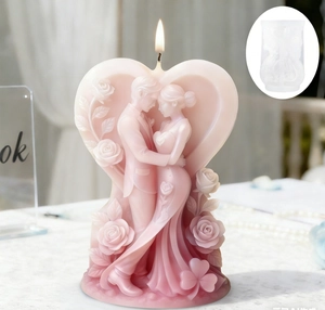 Detail van 3D-reliëf hart siliconen mal en geurkaars met knuffelend paar voor DIY decor