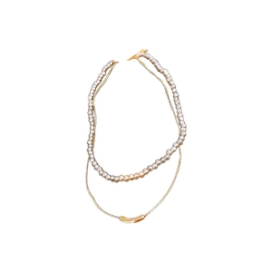 Minimalist double layer necklace with white pearls and gold curved metal bar pendant