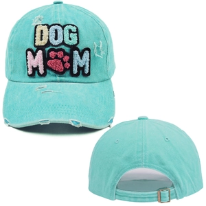 Vue détaillée avant et arrière de la casquette DOG MOM brodée en coton délavé vert menthe