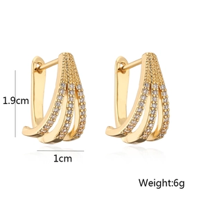 Detailed view of 18K gold plated geometric earrings with size and weight annotations