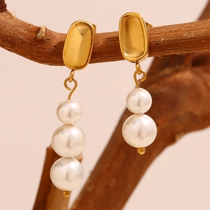 Boucles D'oreilles Künstliche Perles Asymétriques Acier Inoxydable Plaqué Or 18K Avec Tige En Acier Inoxydable Bijoux Vintage Élégants