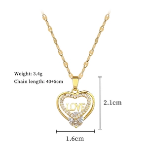 Detail der Gold-Herzanhänger mit LOVE-Gravur und Zirkonia inklusive Gewichtsangabe