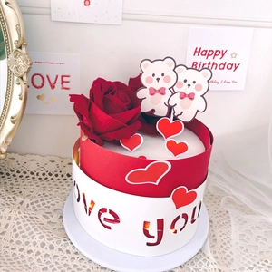 Ensemble de décoration de gâteau de Saint-Valentin avec rose rouge et ours mignons.