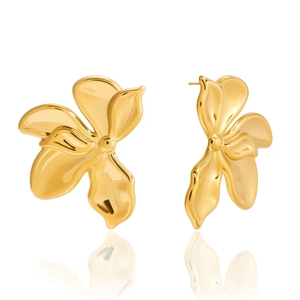 Polished 18K gold bougainvillea flower stud earrings in a minimalist 3D petal design