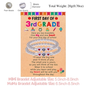 Ensemble de bracelets maman et fille en perles avec carte de vœux pour la rentrée