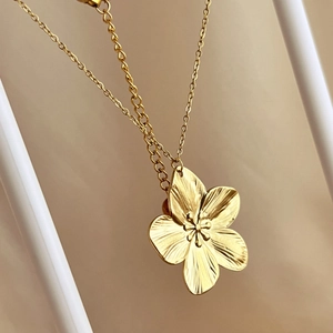Flower Pendant Necklace Stainless Steel Gold Plated Vintage Elegant Textured Floral Clavicle Chain For Women
