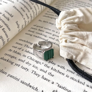 Adjustable 925 silver ring featuring a square malachite gemstone and engraved side detailing