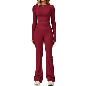 Dunkelrotes Yoga-Set für Damen mit Langarm-Raffung und ausgestellter High-Waist-Hose