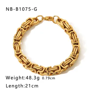 Detail of 18K gold-plated Byzantine chain bracelet with lobster clasp, 21cm length