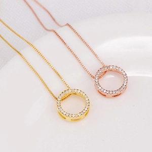 Ins Style Hollow Round Zirconia Pendant Necklace For Women Copper Gold Rose Gold Plated Box Chain Elegant Jewelry Neckpiece