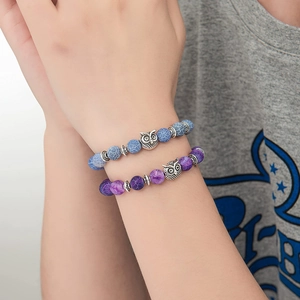 Modisches Eulen-Perlenarmband aus lila und blau gestreiften Achatsteinen für Paare