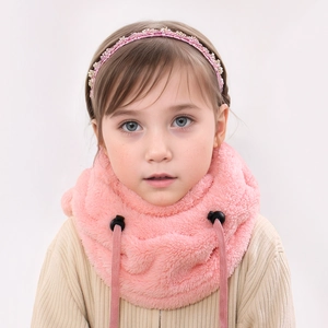 Cache-cou en peluche rose et bandeau perlé pour enfants au style d'hiver doux