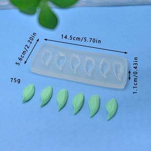 Detailansicht der Silikonform für Blattmuster mit Maßen für DIY Kuchendekoration