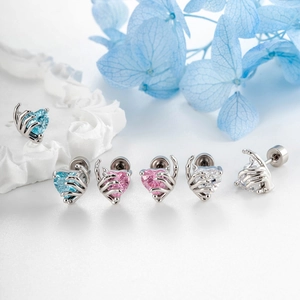 Clou D'oreille Cartilage Main De Squelette Zircon Cœur Acier Titane Cuivre Bijou De Piercing Punk Esthétique Pour Femme