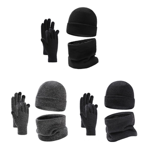Set invernale 3 pezzi con cappello in maglia, scaldacollo e guanti touch in tre colori