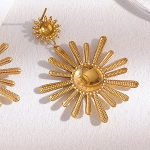 Vintage 18K gold-plated stainless steel sunflower stud earrings with textured finish