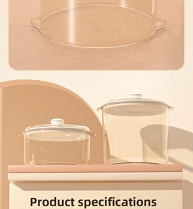 Détail macro de contenants alimentaires hermétiques avec couvercles à double poignée transparente