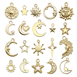 Set di 20 ciondoli dorati celesti con sole luna e stelle per creazione gioielli DIY