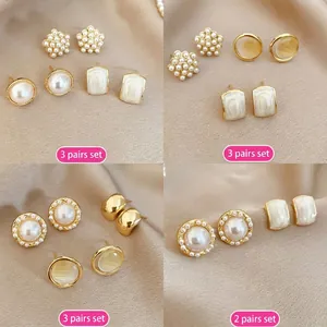 Vintage Elegant Stud Earrings Imitation Artificial Pearl Alloy Gold Plated Enamel Silver Earring Post Cat Eye Stone French Women
