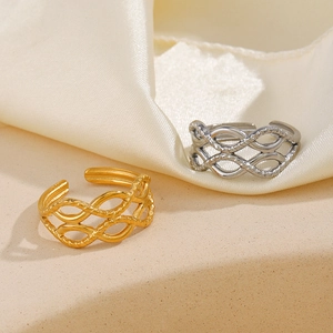 Bagues minimalistes en acier inoxydable plaqué or 18 carats et argent sur soie