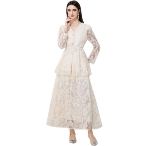 Maxikleid im französischen Stil mit Spitzenstickerei und langen Laternenärmeln