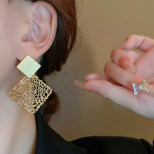 Vintage gold mesh square earrings featuring a geometric woven drop design for women