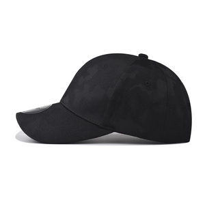 Structured black camouflage baseball cap with textured jacquard fabric and sport label